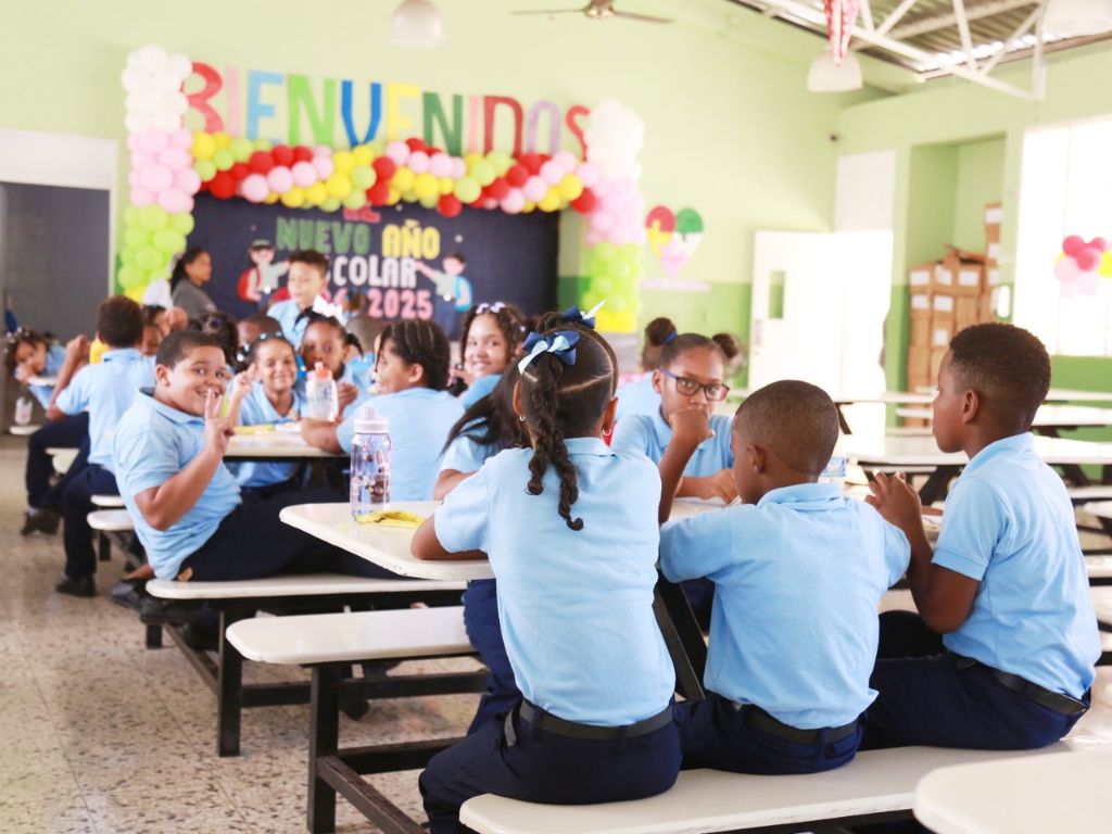 Alimentación escolar ahorra más de RD$82 mil millones a hogares
