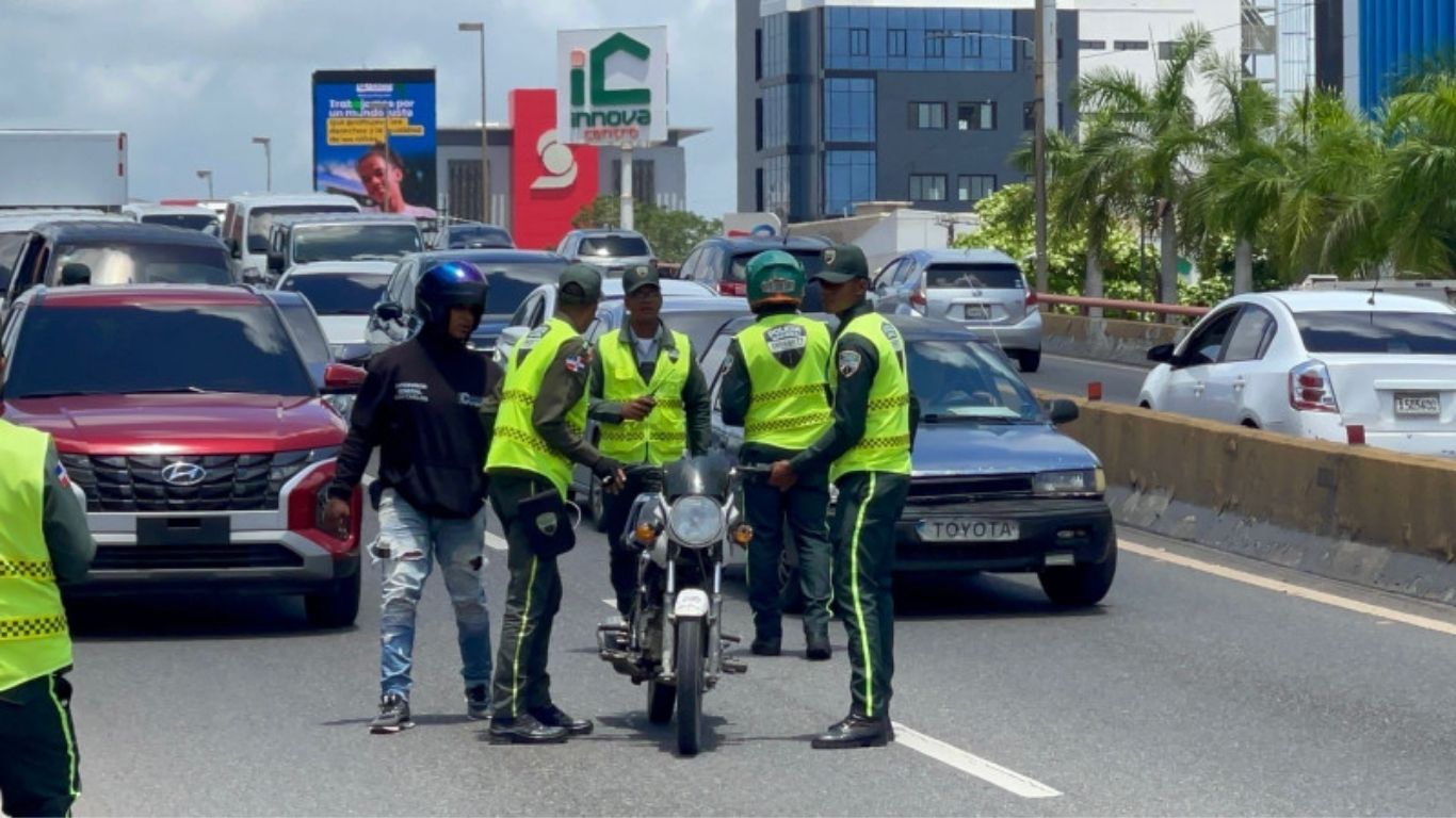 Agente Digesett hiere de bala a motoconchista en Santiago