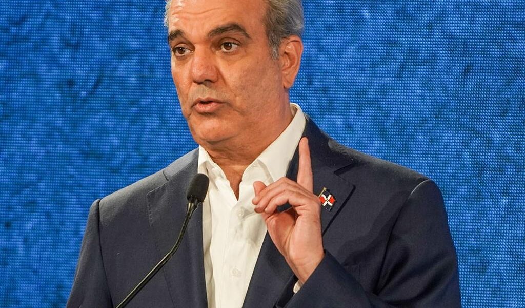 aprobación Abinader