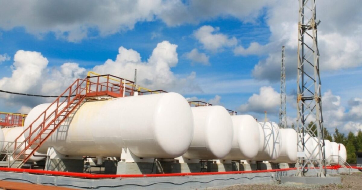 MICM cierra tres estaciones por incumplimiento normativo