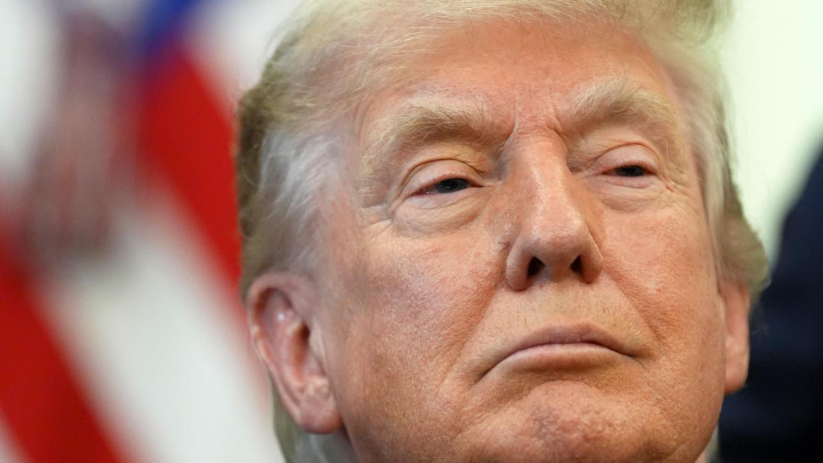 Trump firma acuerdo con Irán y reabre Estrecho de Ormuz
