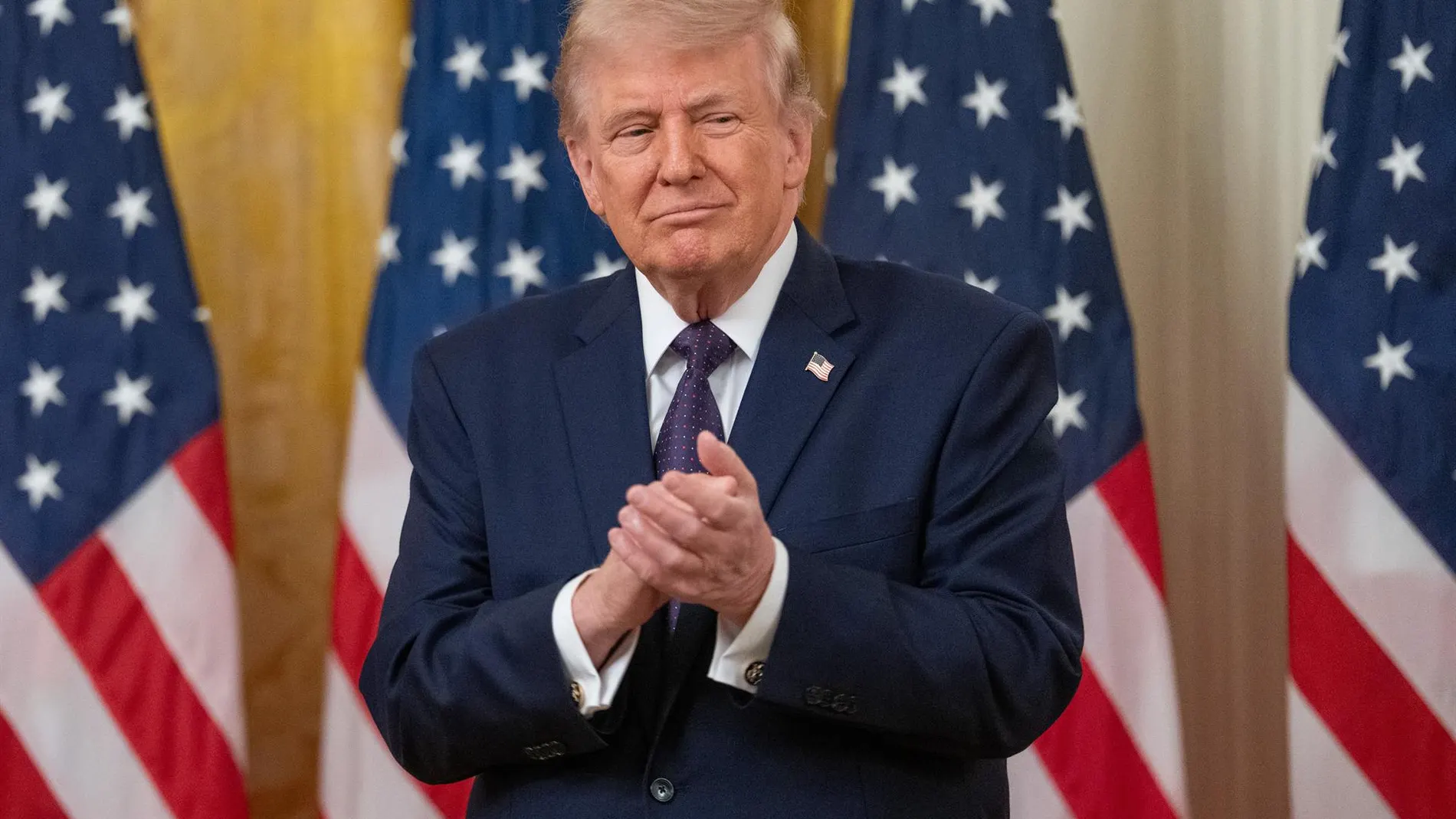 Trump anuncia ataques a Irán y control del crudo iraní