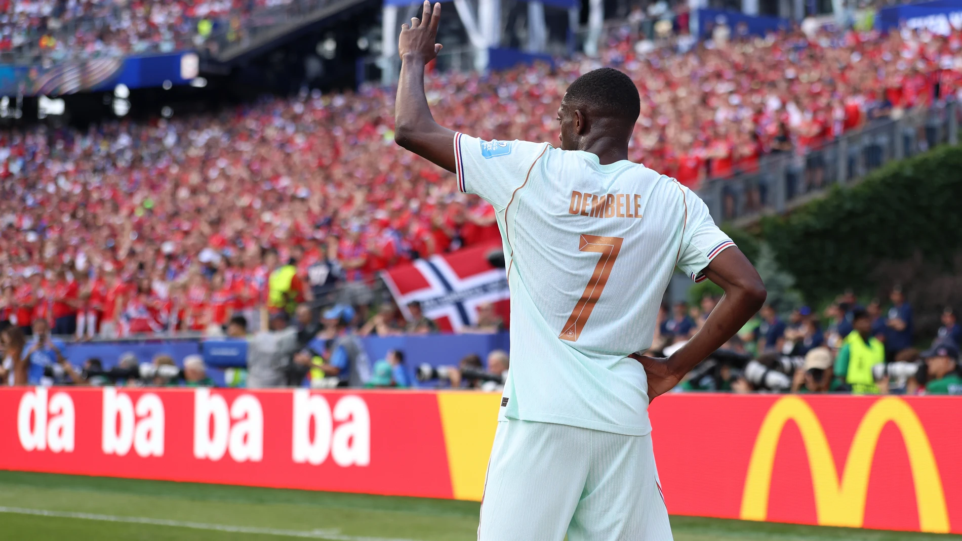 Dembélé marca triplete en triunfo de Francia sobre Noruega