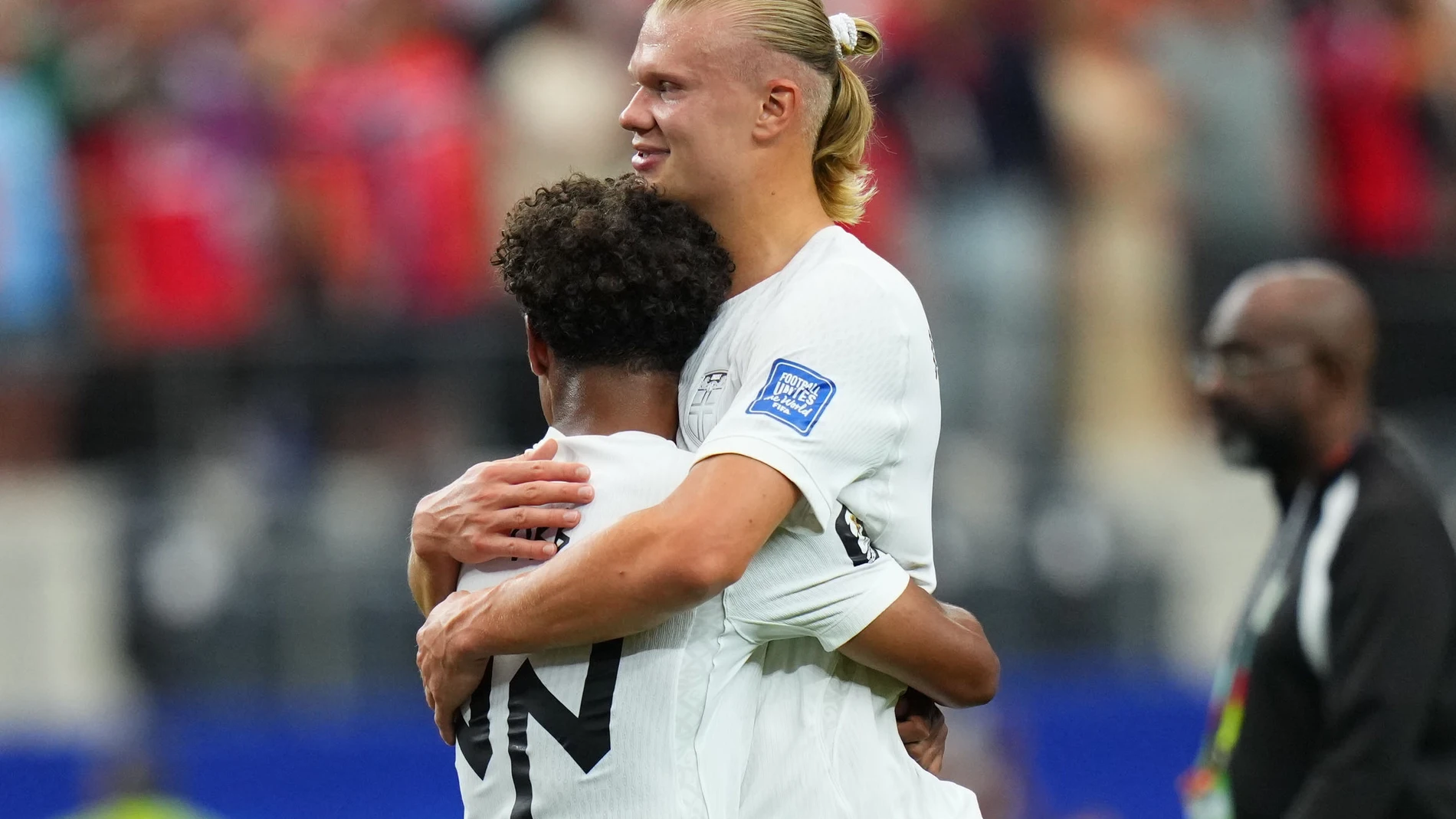 Haaland firma el gol que clasifica a Noruega a octavos