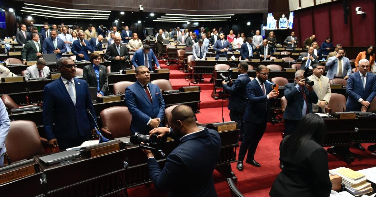 Reforma laboral se retrasa por solicitud de Abinader