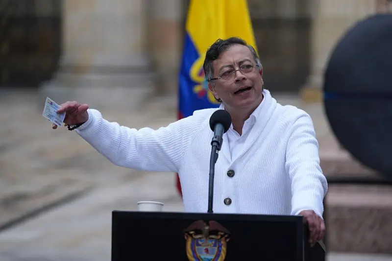 Ordenan suspensión provisional de Petro hasta elecciones