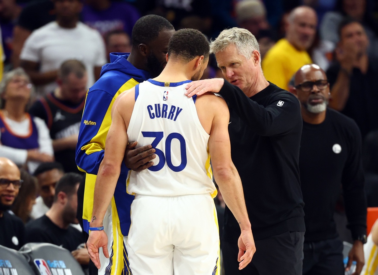 Warriors firman acuerdo publicitario más alto de la historia