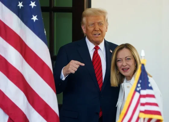 Trump critica