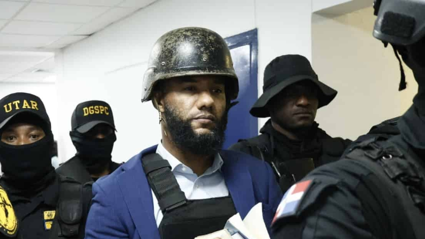 Ratifican prisión preventiva al fiscal Aurelio Valdez por soborno