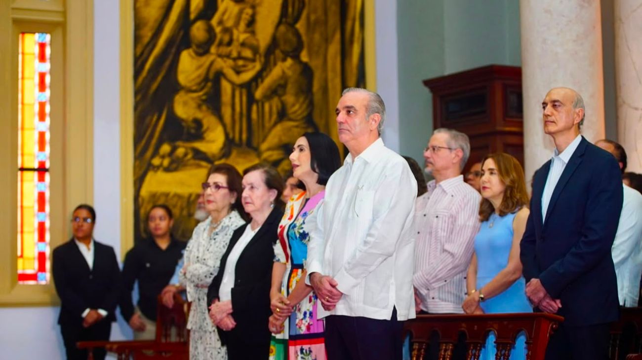 Abinader celebra cumpleaños 59 con misa en Palacio Nacional