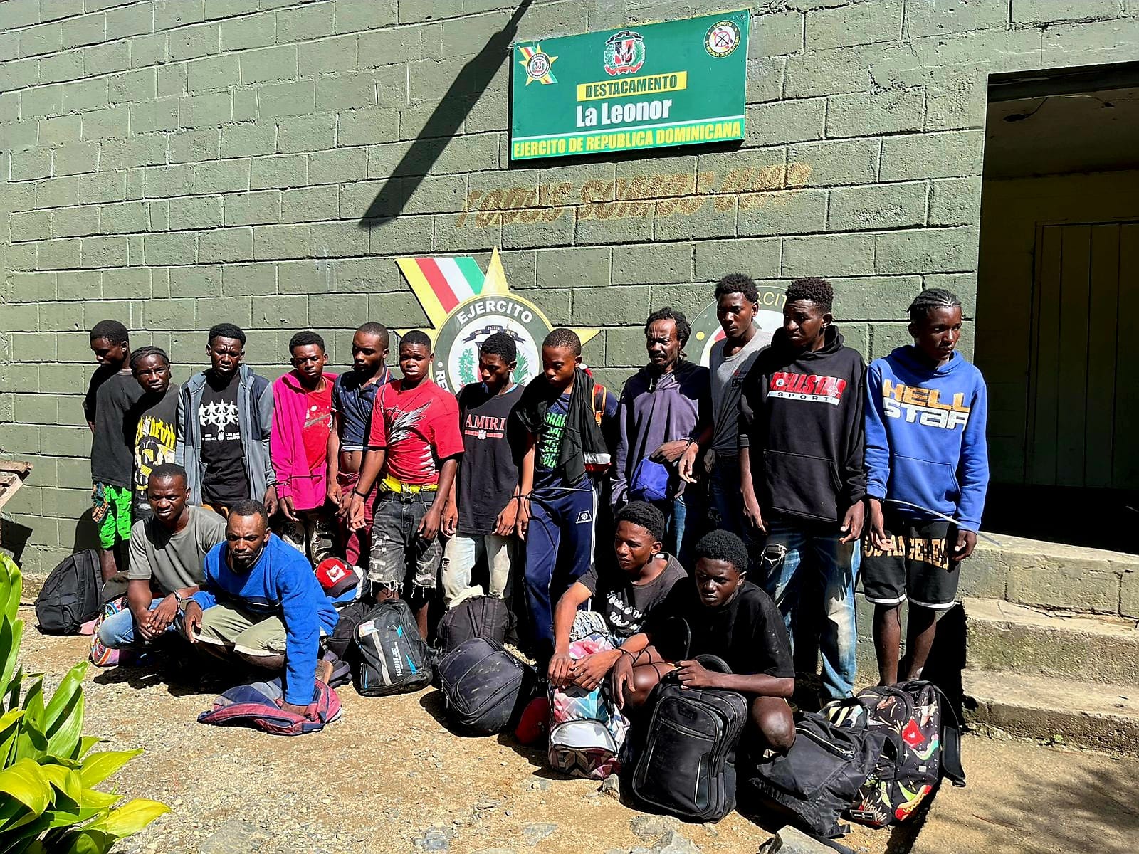 Ejército detiene a 54 haitianos indocumentados en el noroeste