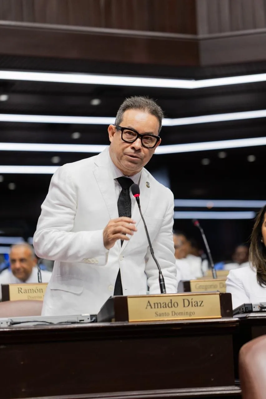 PRM reelige a Amado Díaz como vocero del Bloque de Diputados