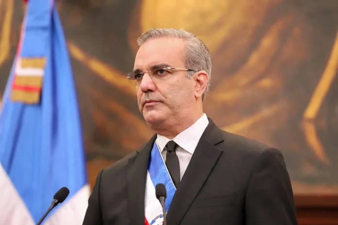 Abinader crea Comisión de Veeduría Ciudadana en residuos sólidos