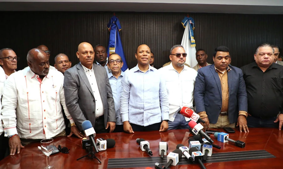 Transportistas respaldan INTRANT y ratifican no habrá aumento pasaje
