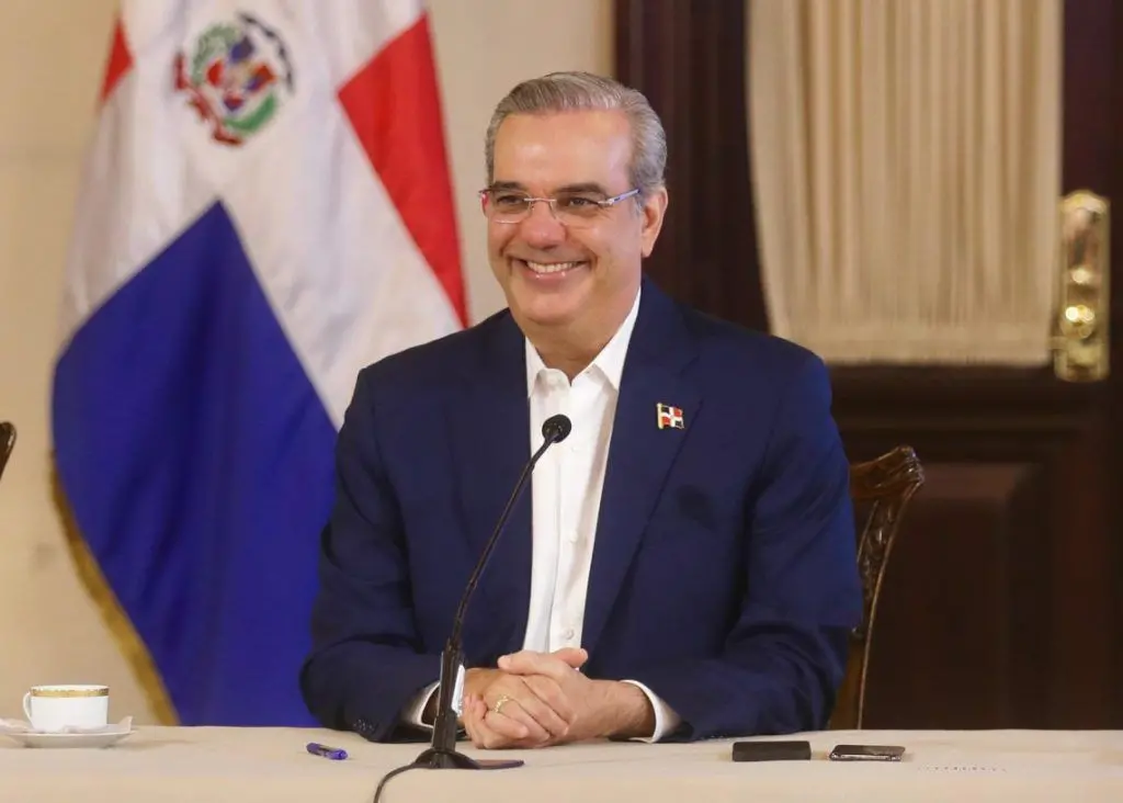 Abinader: el diálogo fortalece la democracia