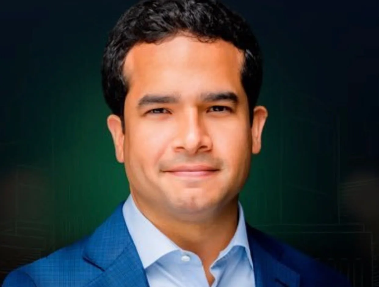 Omar Fernández critica retenciones e impuestos a profesionales