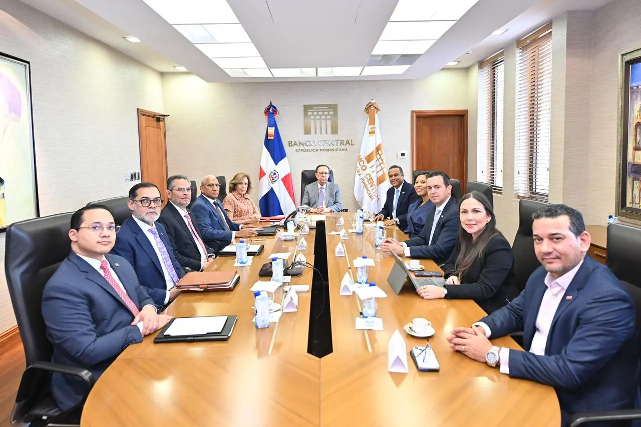 Valdez Albizu recibe nueva directiva de Adofintech