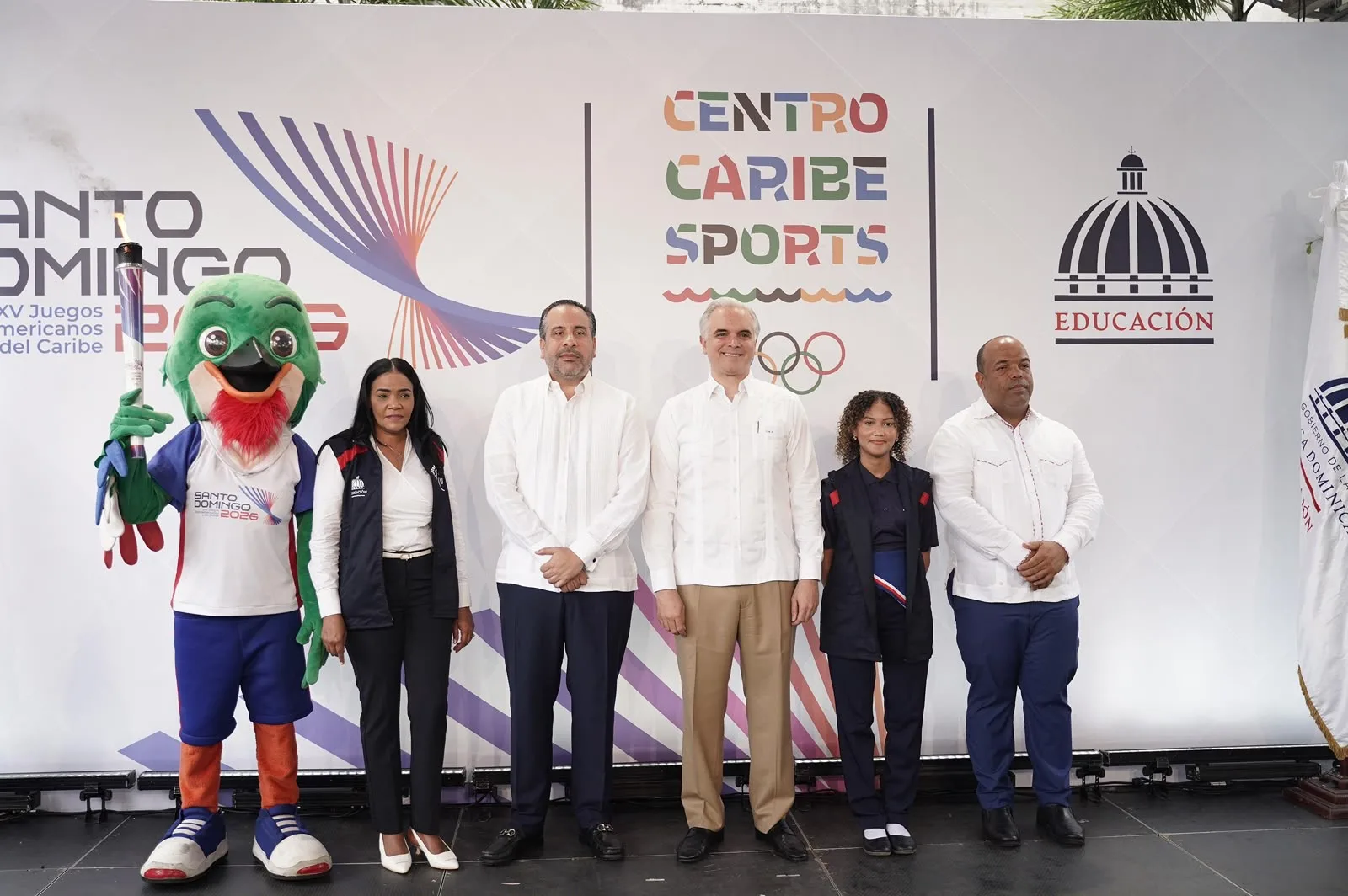 De Camps recibe antorcha Juegos Centroamericanos 2026