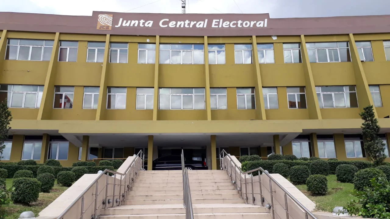 Banreservas rechaza embargo a fondos de la JCE