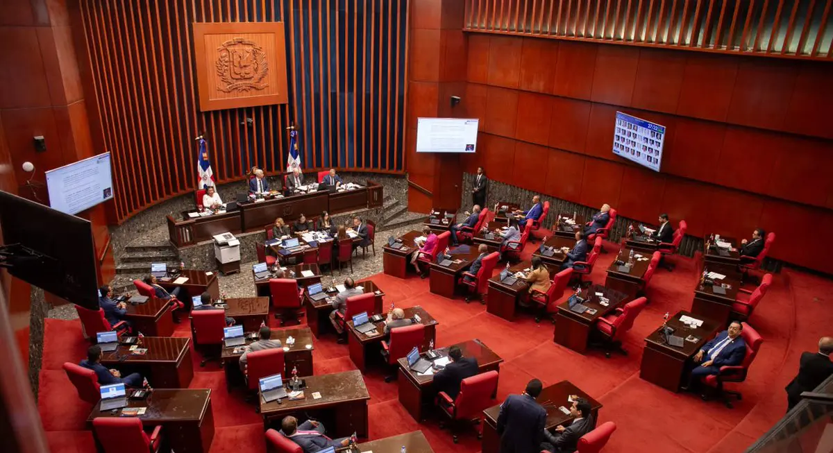 Poder Ejecutivo presenta presupuesto reformulado 2026 al Senado