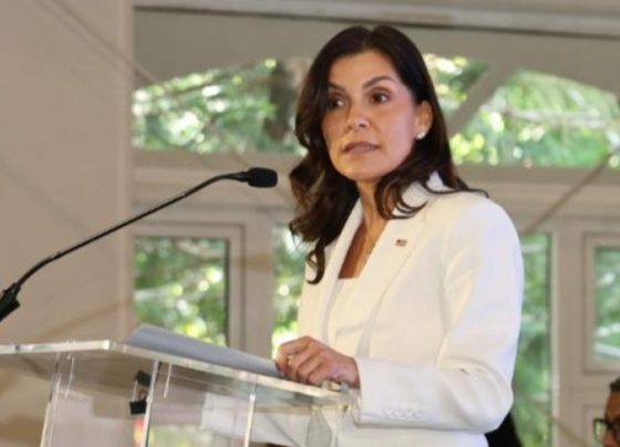 embajadora de EE. UU.