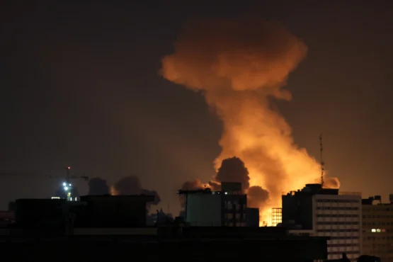 bombardea Irán