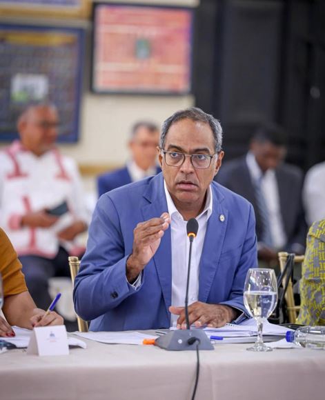 Minerd pagará deuda a contratistas escolares en 2025