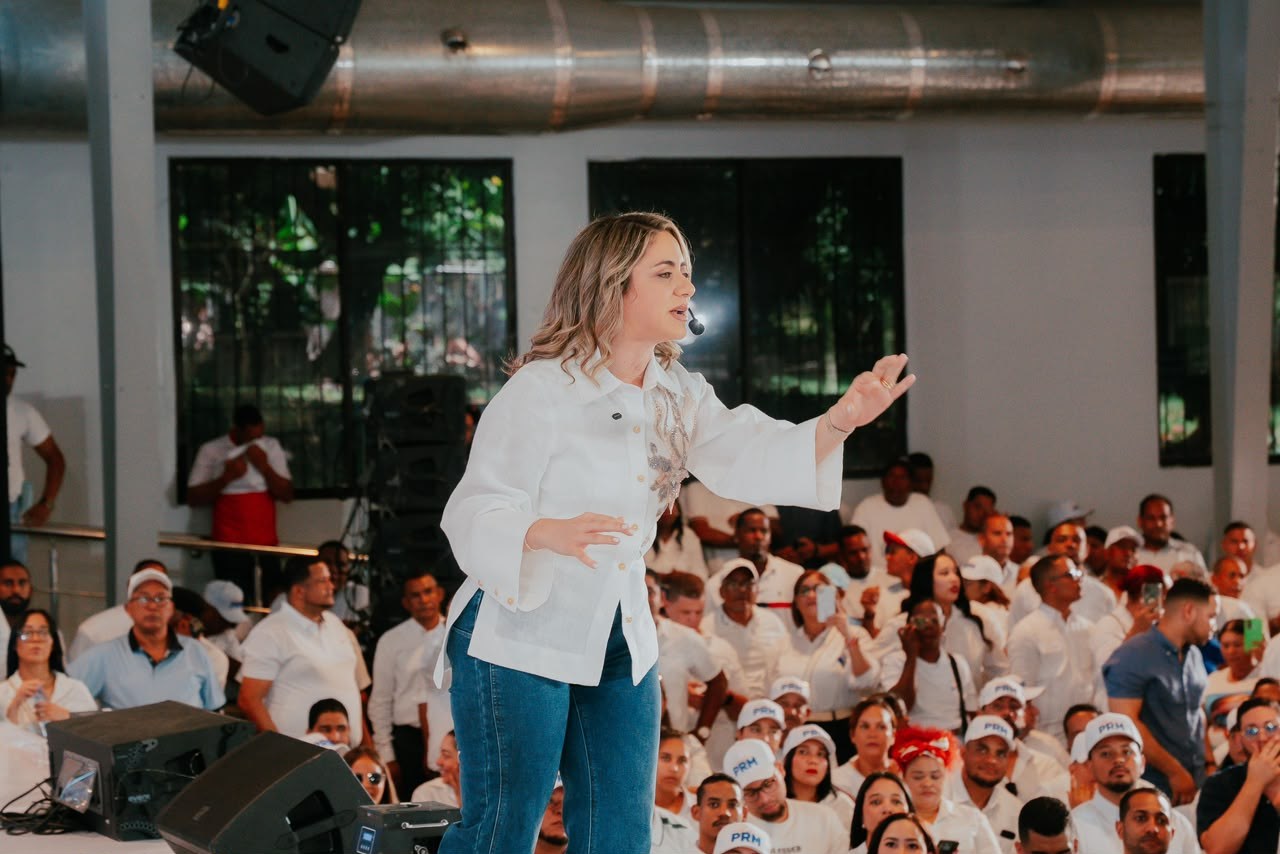 Dirigentes del PRM presentan ‘Hablemos PRM’ en San Cristóbal