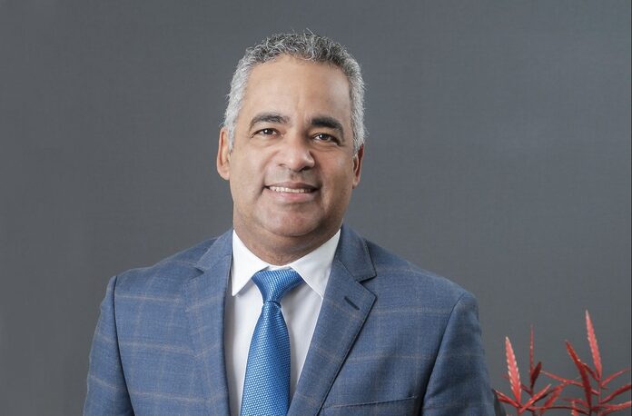 Joel Santos aclara que no hay planes de aumentar tarifa eléctrica