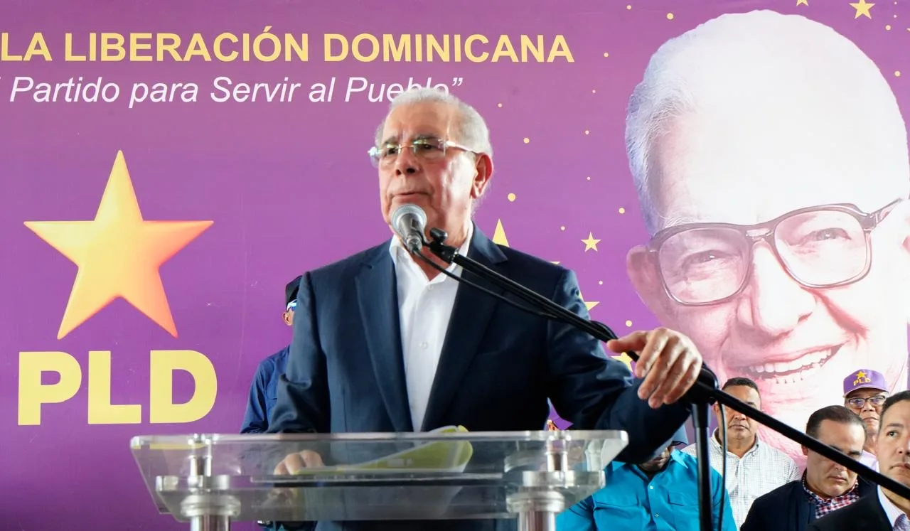 Danilo Medina: gobierno del PRM es costoso para dominicanos
