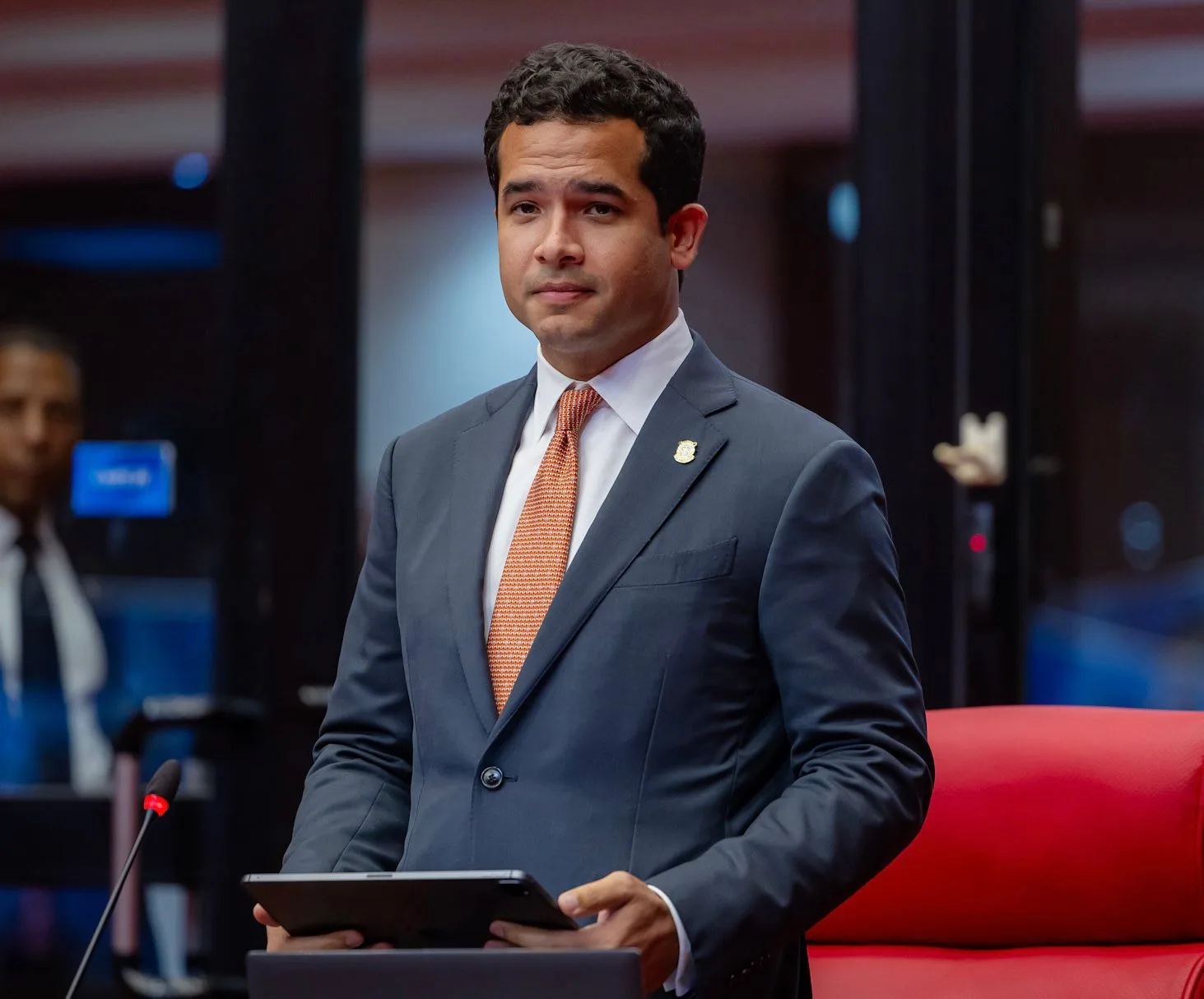 Omar Fernández: Gobierno no sabe cuántos empleados tiene