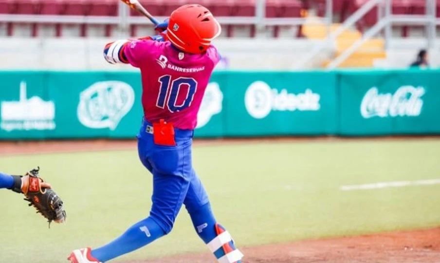 Isaac Brito hace historia con 3 jonrones en Caribe Kids