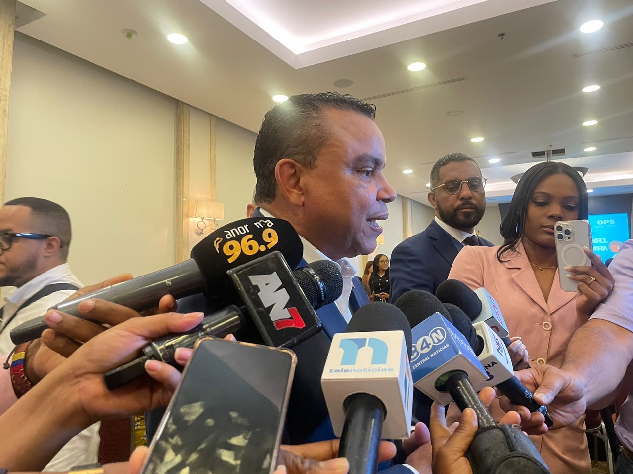 Más de 17,000 enfermeras recibirán incentivos por antigüedad