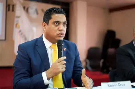 Ministro Deportes anuncia caravana atletas Santo Domingo 2026