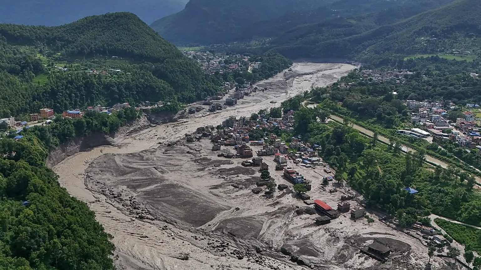 Riada entre Nepal y Tíbet: 362 muertos y 1.400 desaparecidos