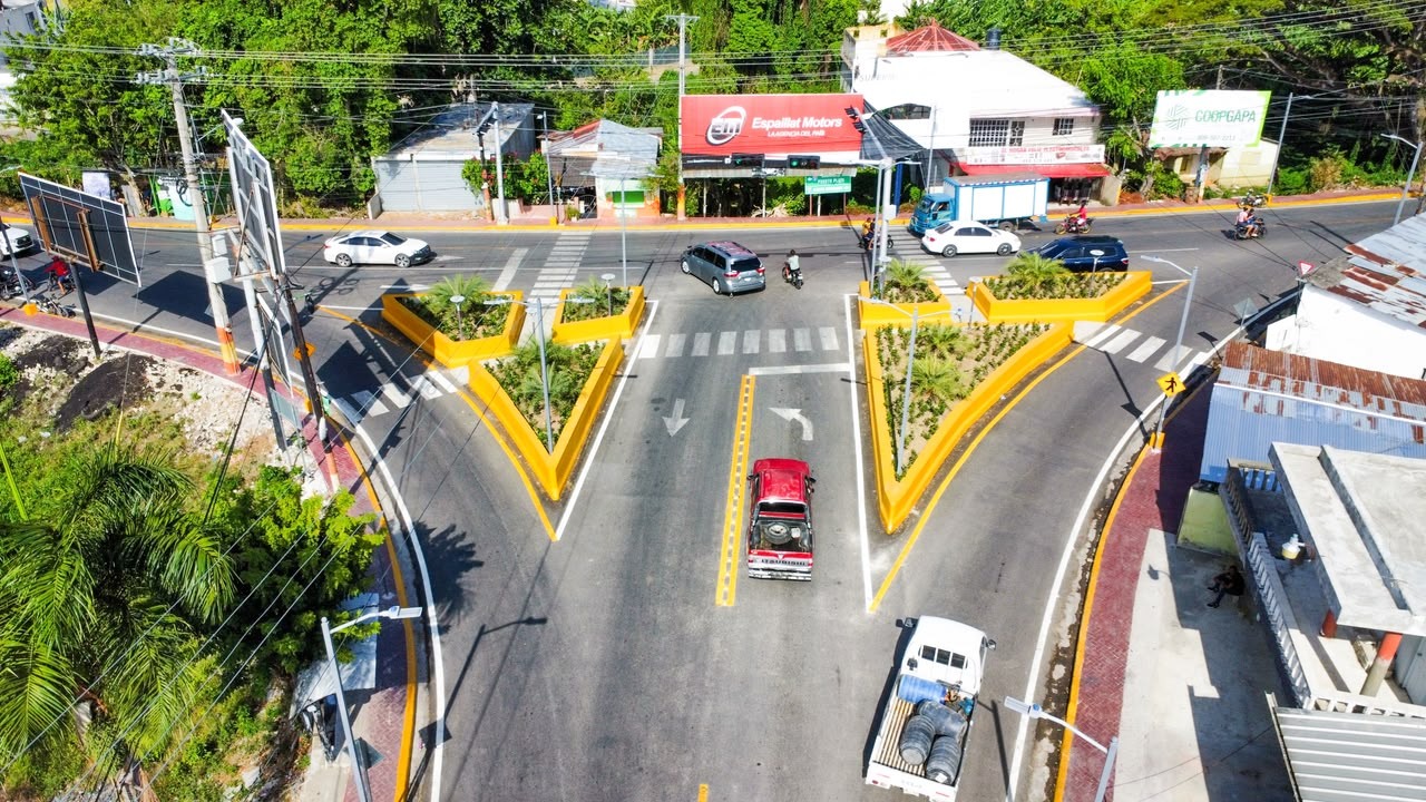 Gobierno inaugura distribuidor de tránsito en Sabaneta de Yásica