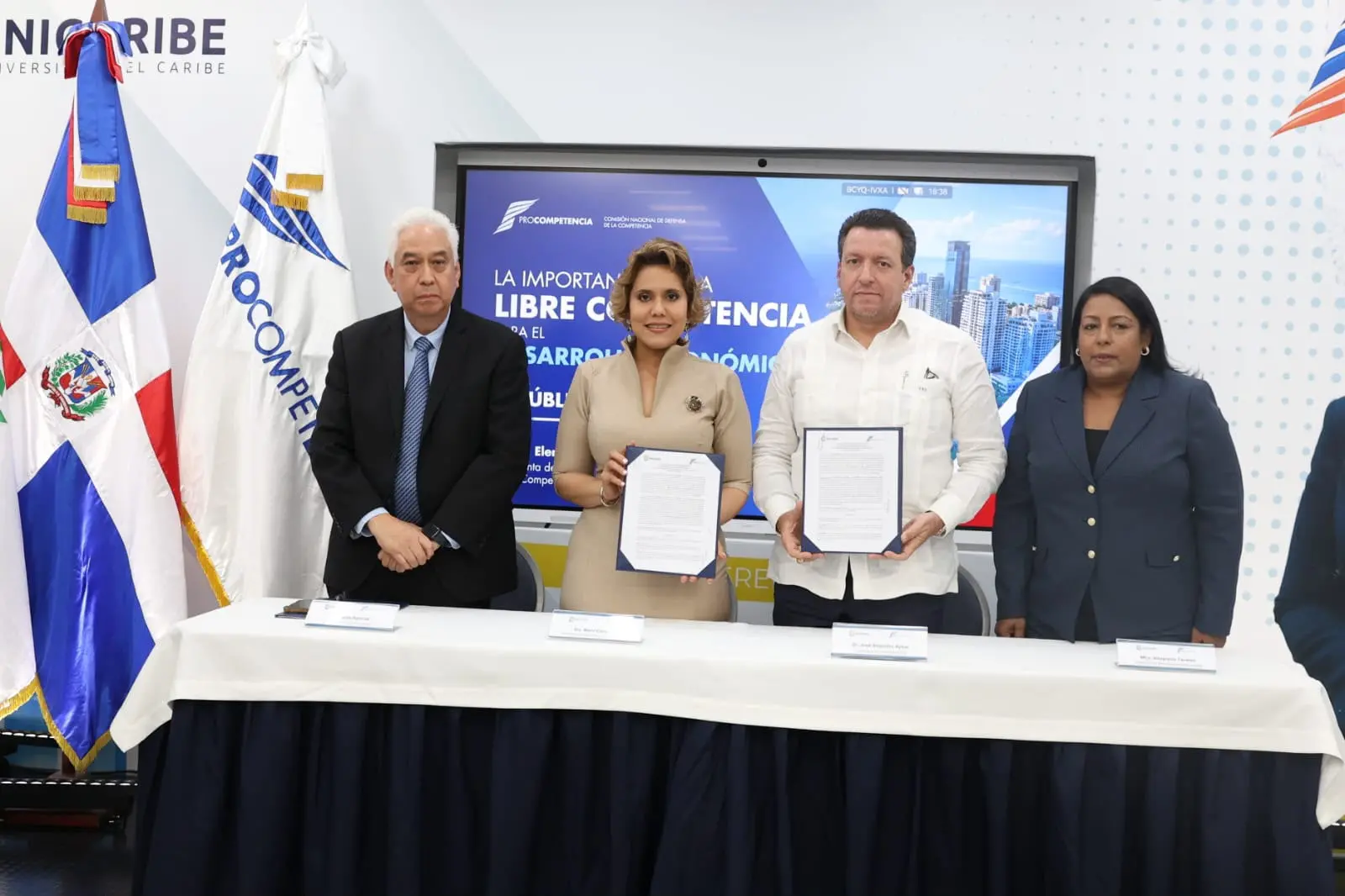Unicaribe y ProCompetencia firman alianza por libre competencia