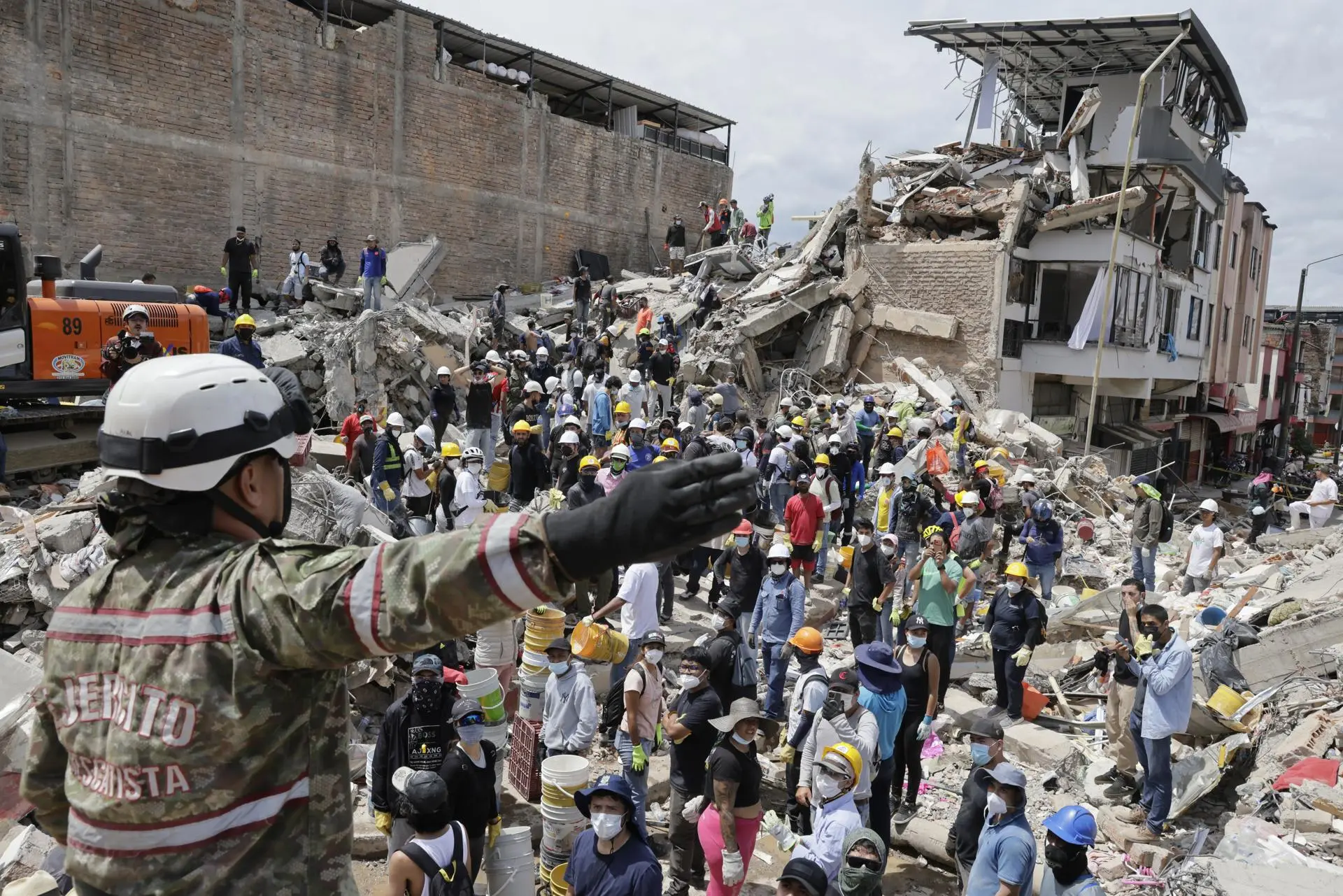 Colombia eleva a 285 muertos por terremoto en Chocó