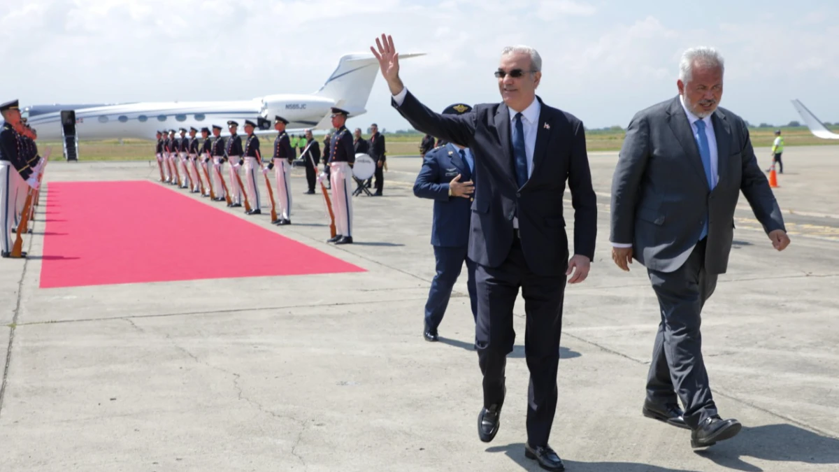 Abinader llega a Cali para investidura de De la Espriella