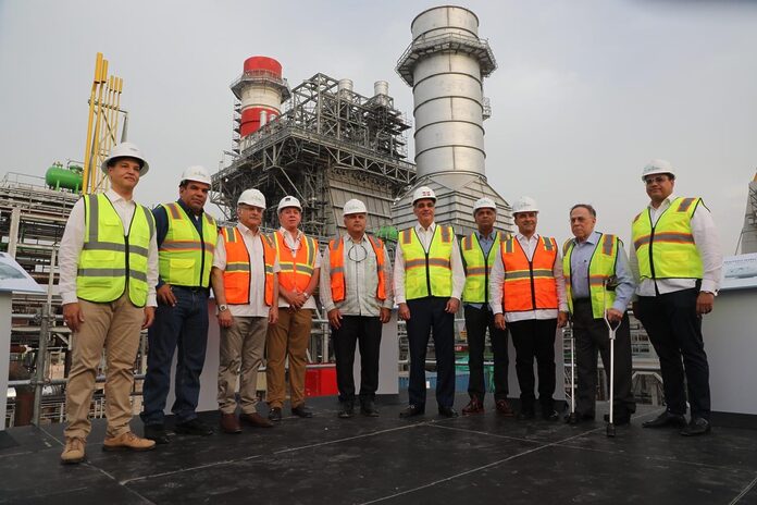 Abinader visita central termoeléctrica San Felipe Andrés I de 467 MW