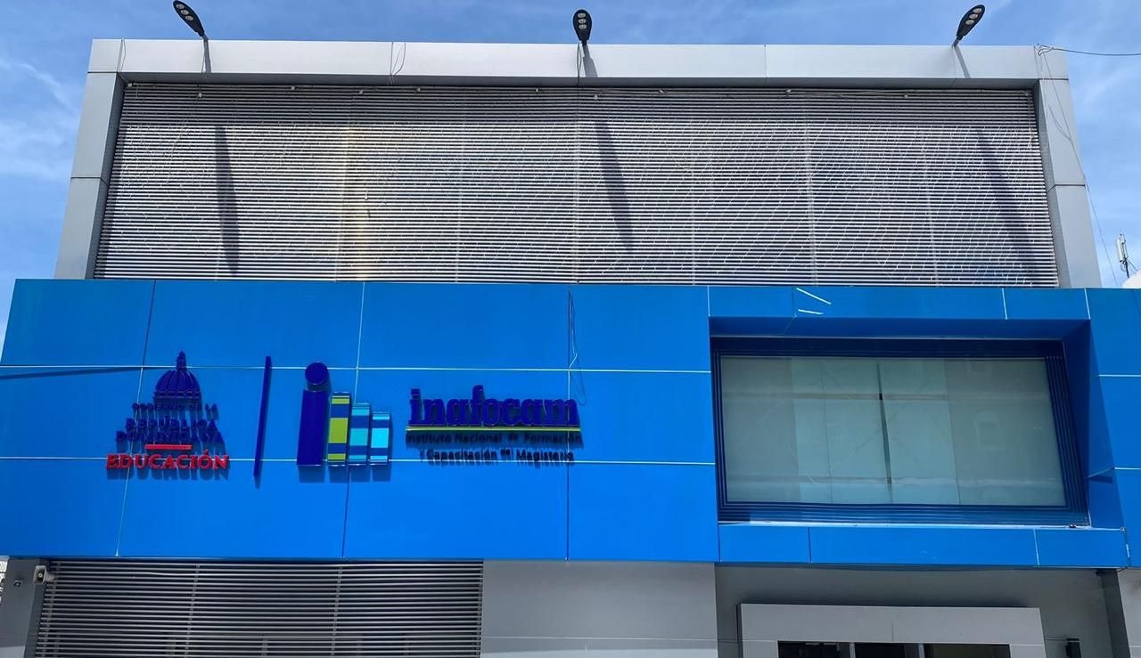 INAFOCAM inicia nuevos procesos de contratación para programas de formación que beneficiarán a más de 8,800 docentes