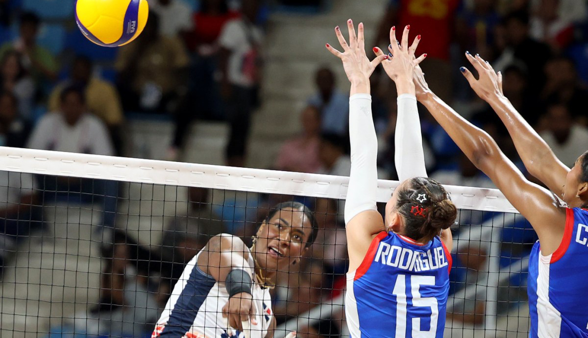 Reinas del Caribe juegan ante Colombia por oro en voleibol
