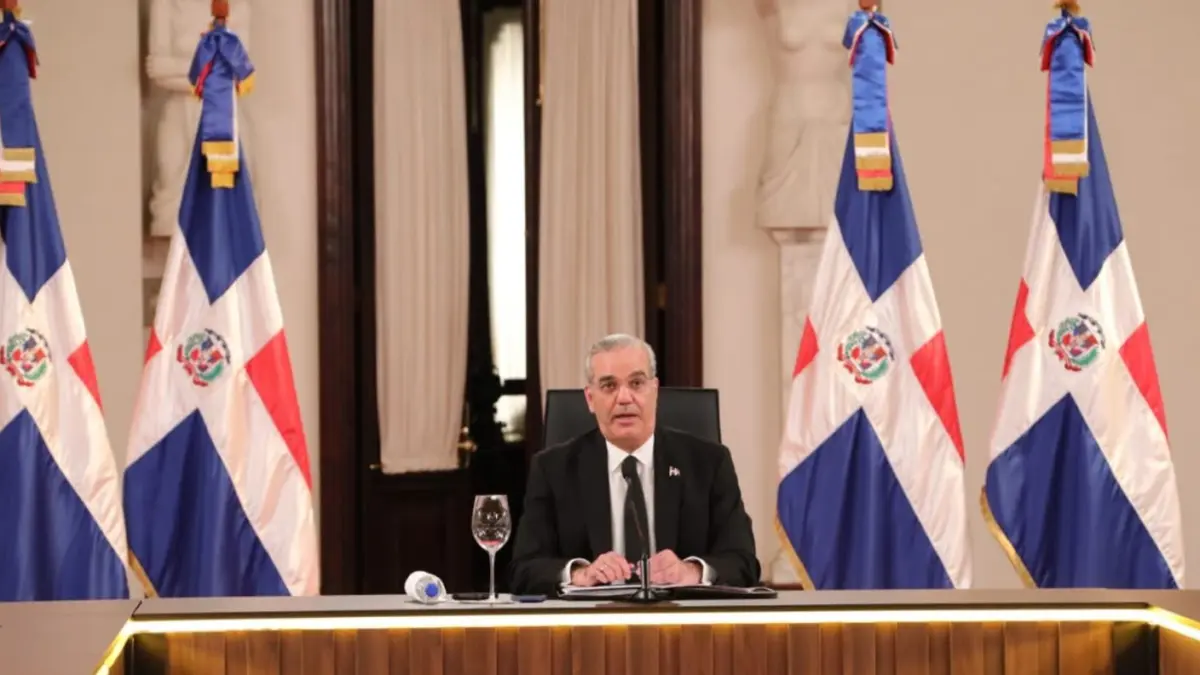 Abinader supervisa empresas chinas en RD