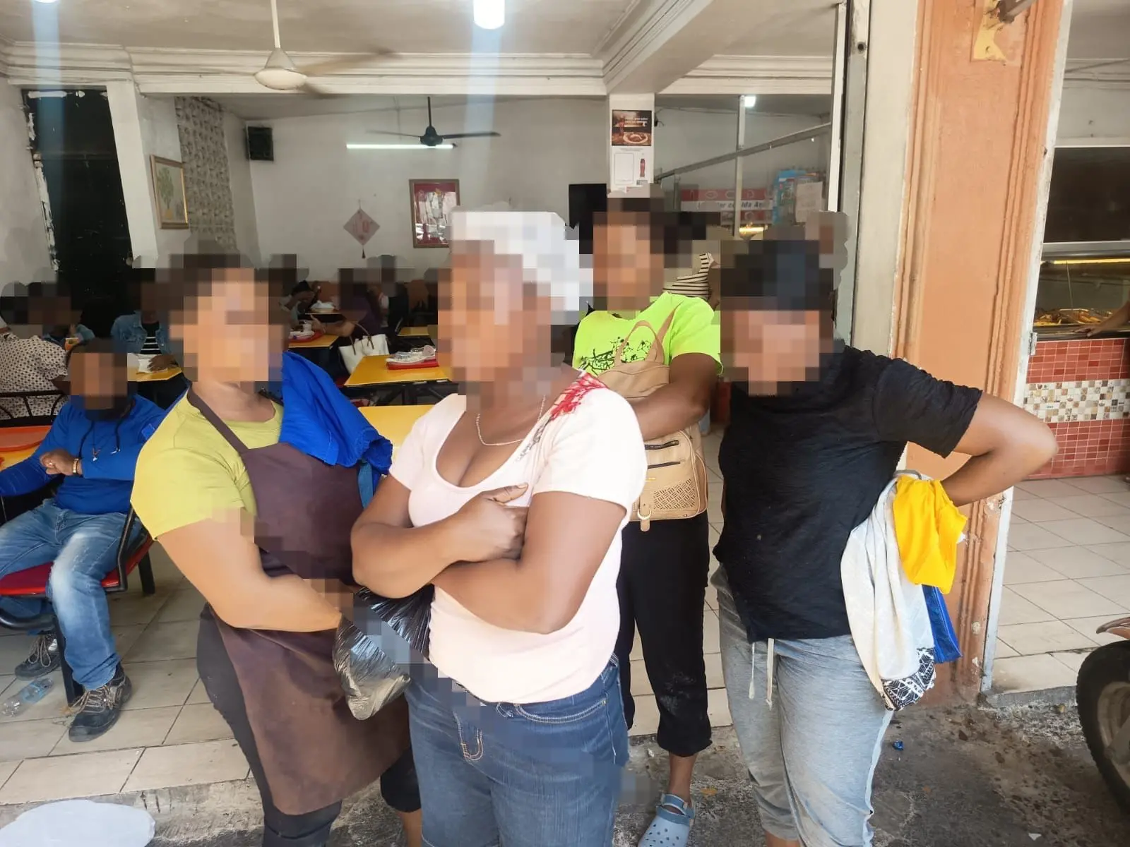 Migración interviene 12 pica pollos y comedores chinos en GSD