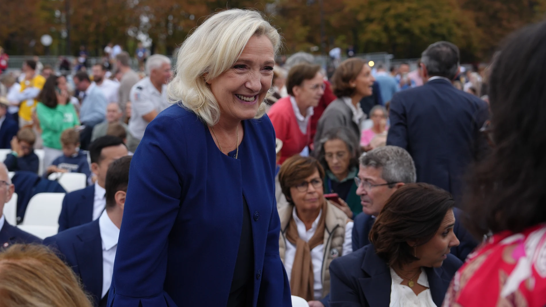 Le Pen consolida extrema derecha con grupo propio en Senado