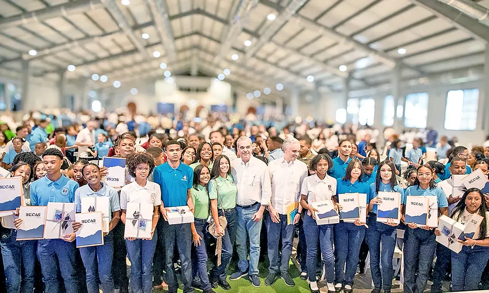 Abinader inaugura CAIPI y techado en San Cristóbal