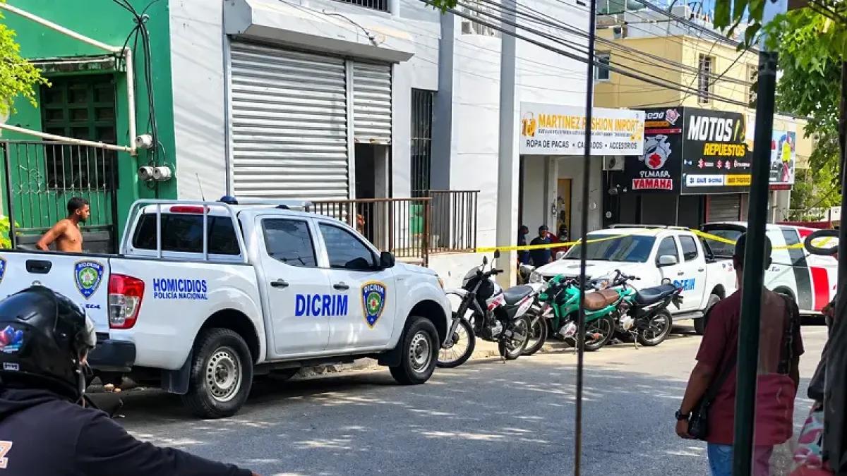Hedor revela cadáver enterrado en negocio en Herrera