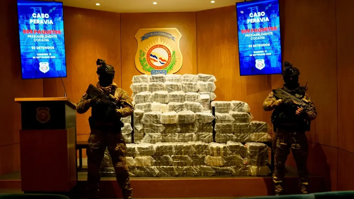 Incautan 595 paquetes de cocaína en narcolancha de Baní