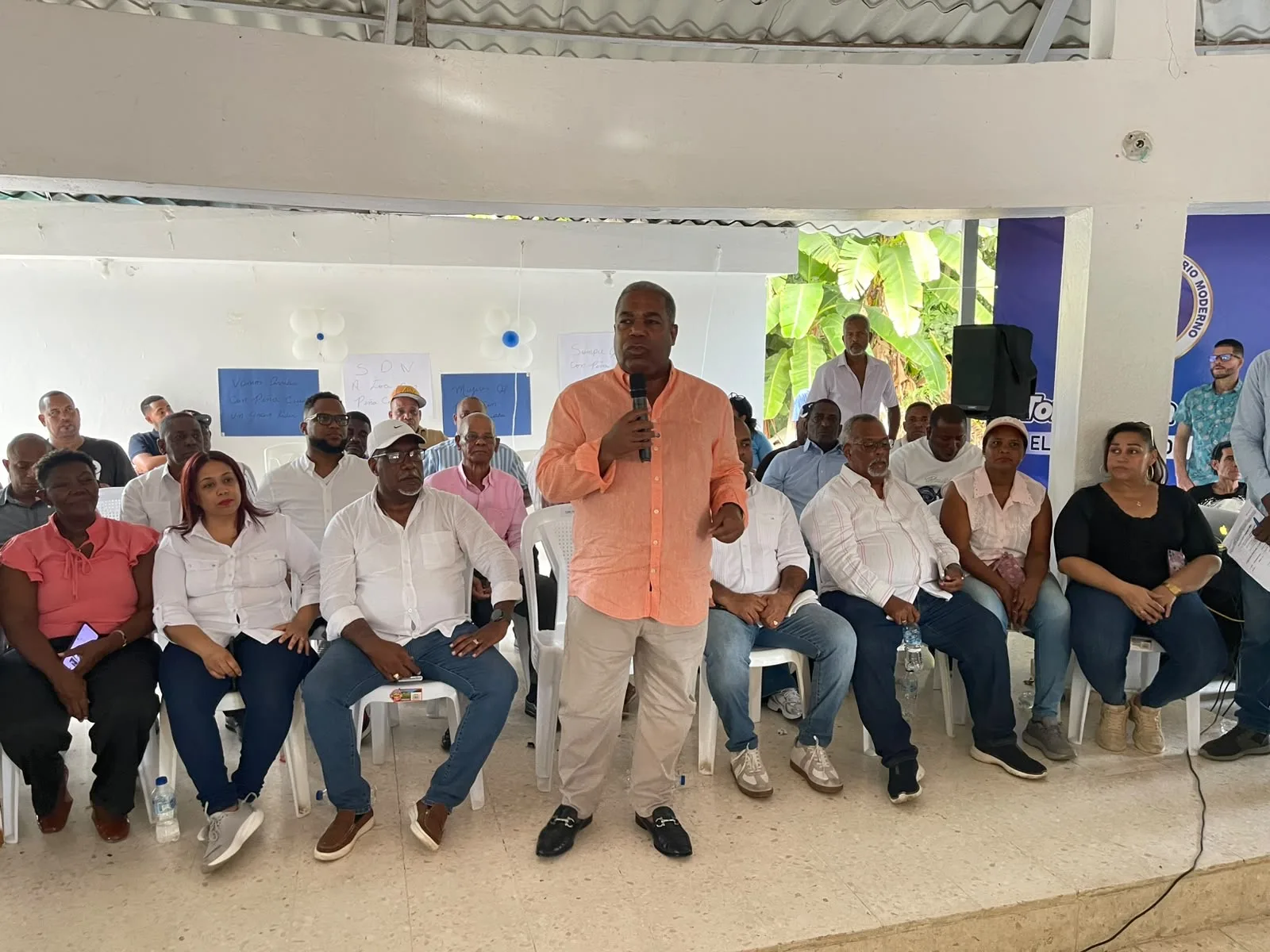 Tony Peña Guaba reafirma liderazgo en bases del PRM
