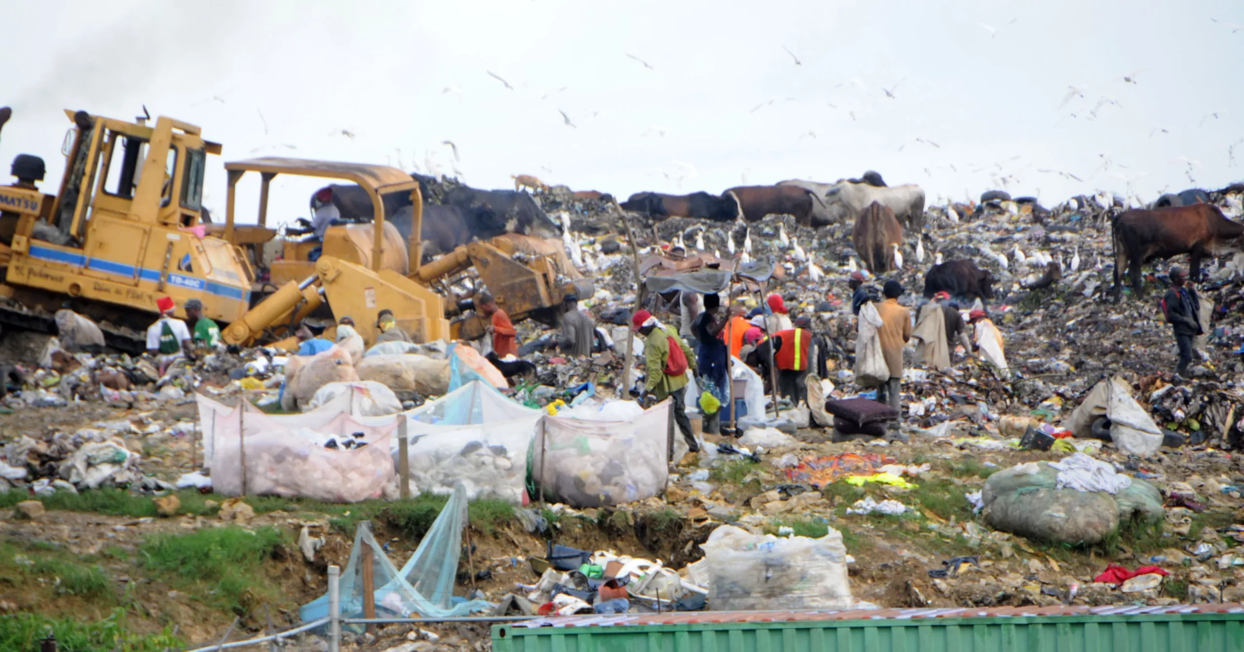 Santo Domingo enfrenta crisis por 8000 toneladas de basura